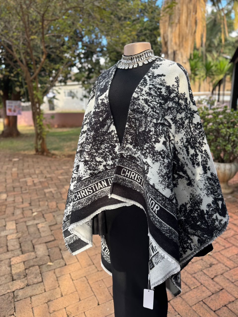 Noir Toile Fringe Shawl