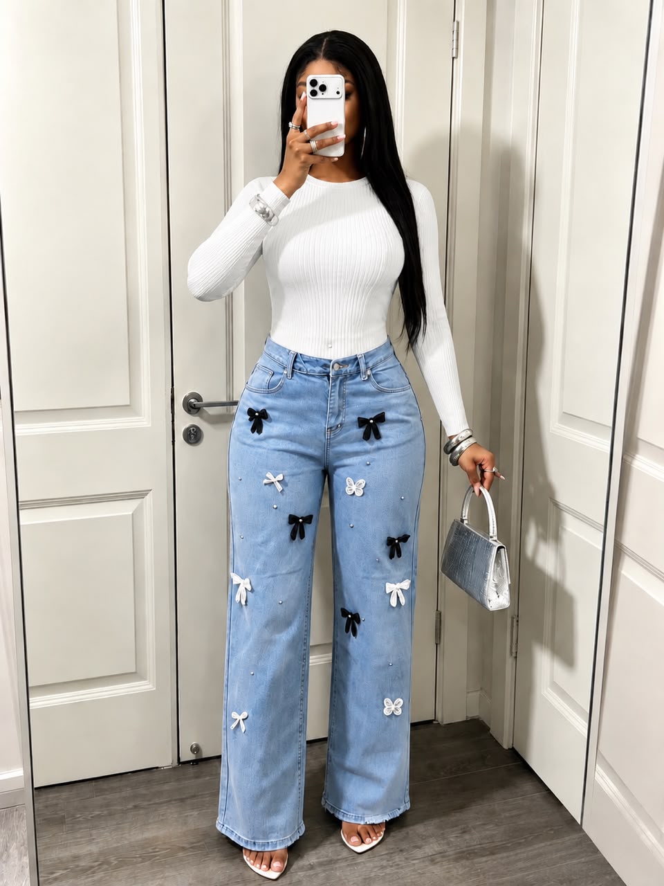 Bow & Pearl Wide-Leg Jeans
