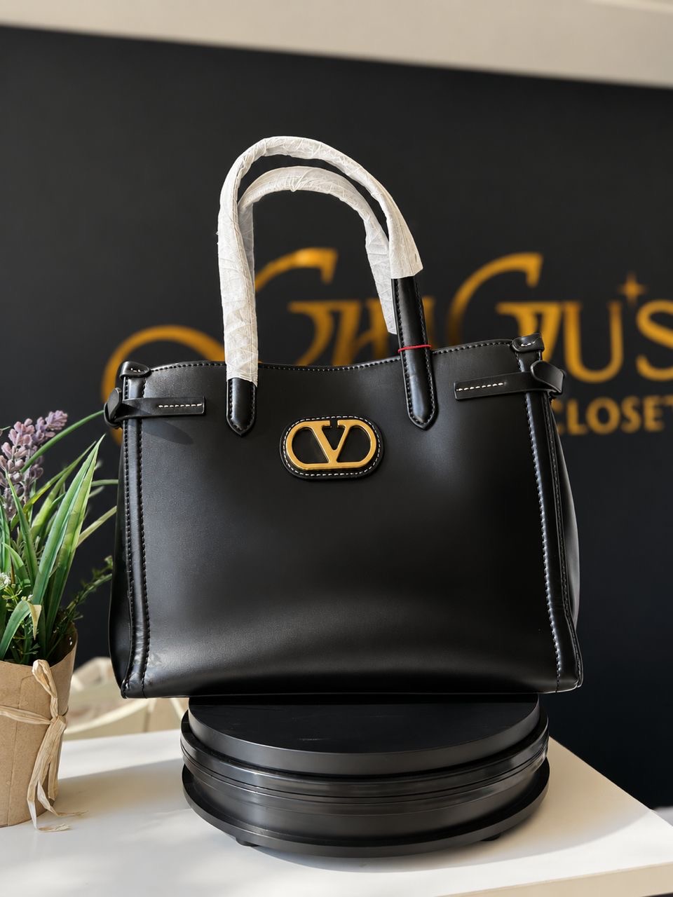 Noir V-Plaque Belted Tote